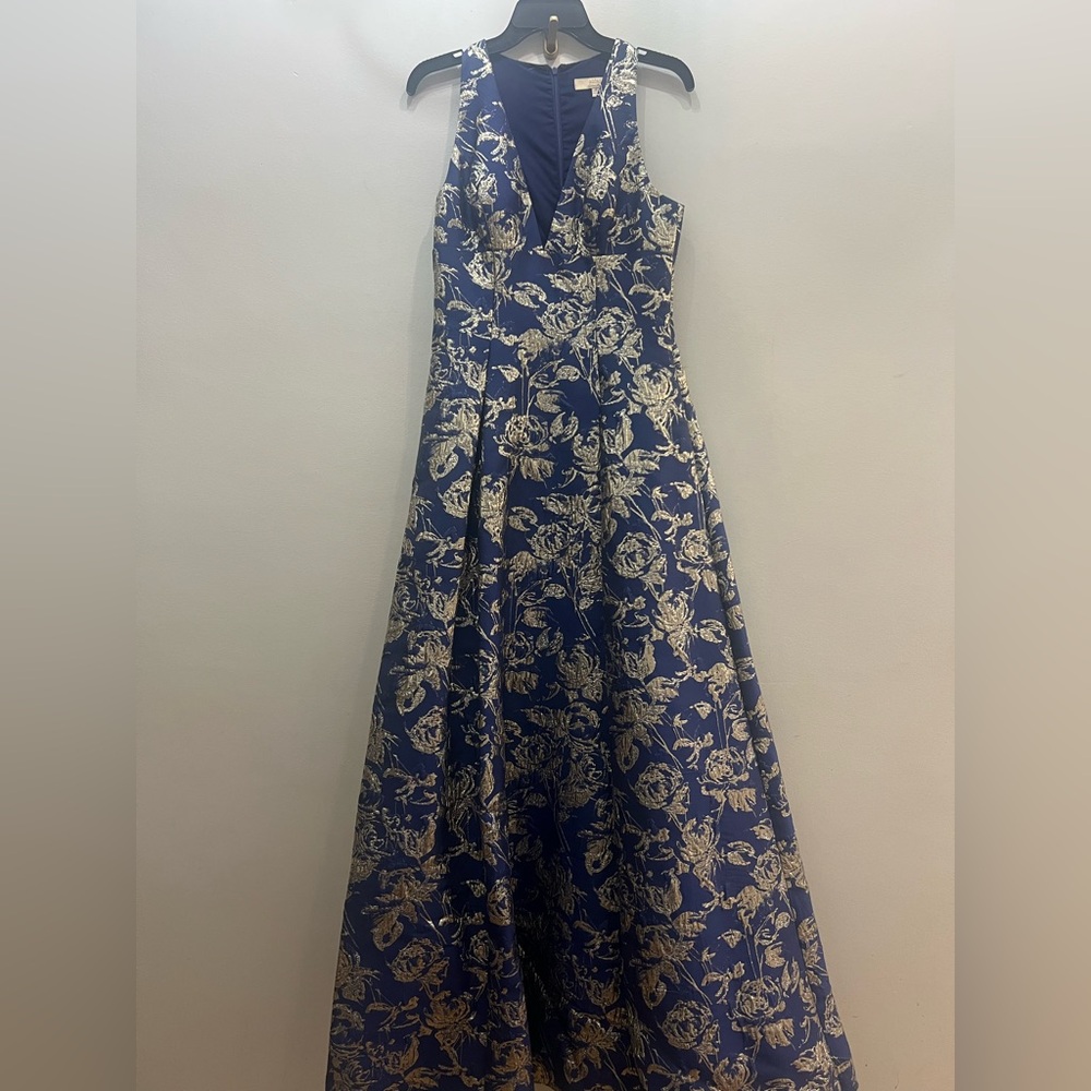 Aidan Aiden Mattox jacquard fit and flare sleeveless V-Neck long gown - Picture 7 of 8